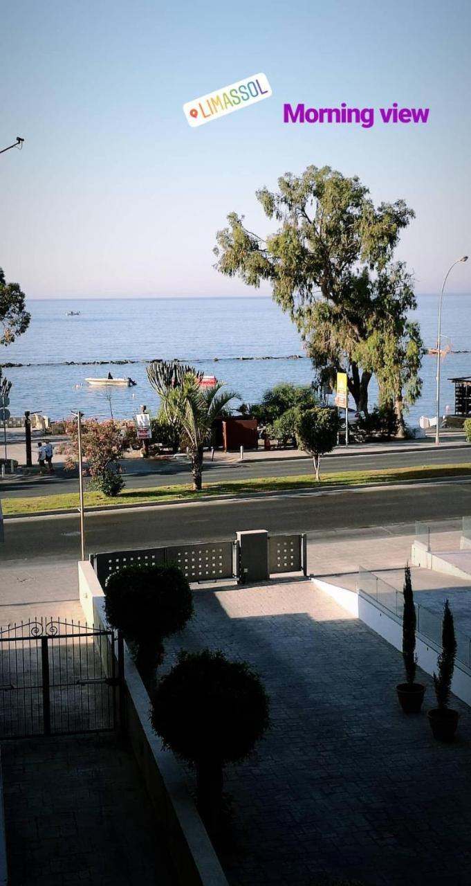 Beachfront Amazing New Apartment Limassol Zewnętrze zdjęcie